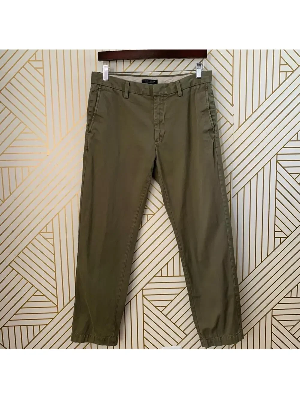 Banana Republic Emerson Chino 32 x 30 100% cotton green khakis preppy classic